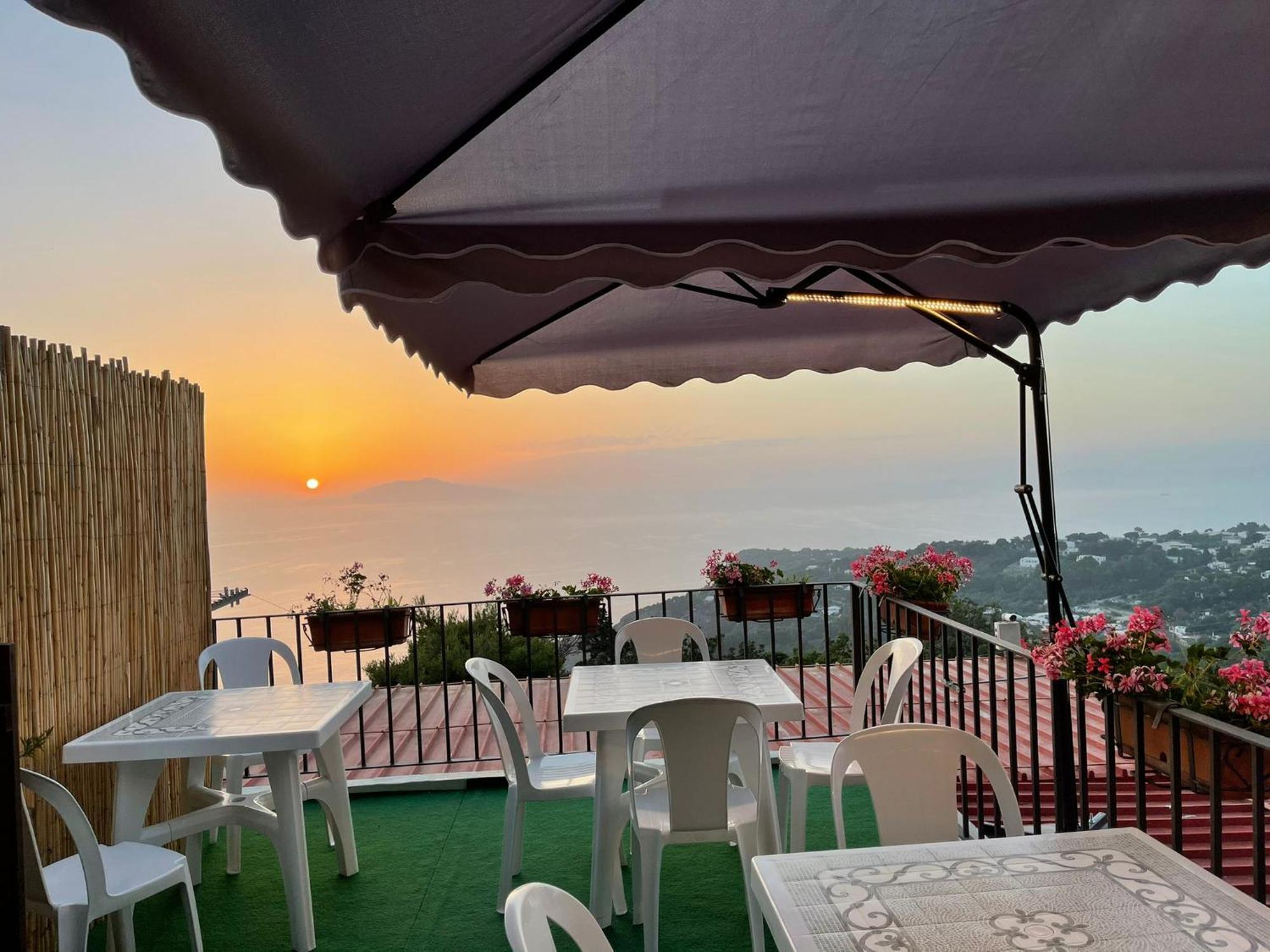 Le Ginestre Di Capri Bb & Holiday House Анакапрі Екстер'єр фото
