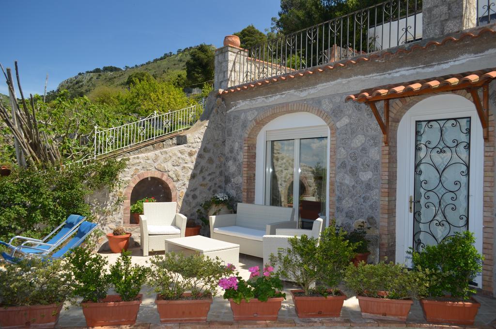 Le Ginestre Di Capri Bb & Holiday House Анакапрі Екстер'єр фото