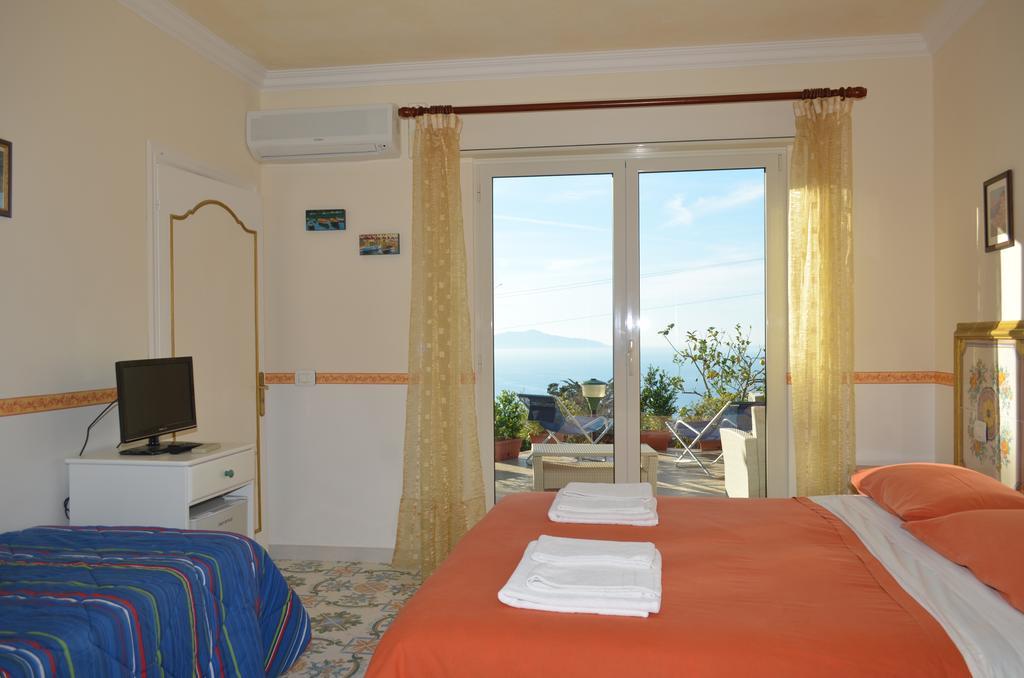 Le Ginestre Di Capri Bb & Holiday House Анакапрі Екстер'єр фото