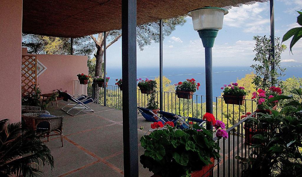 Le Ginestre Di Capri Bb & Holiday House Анакапрі Екстер'єр фото