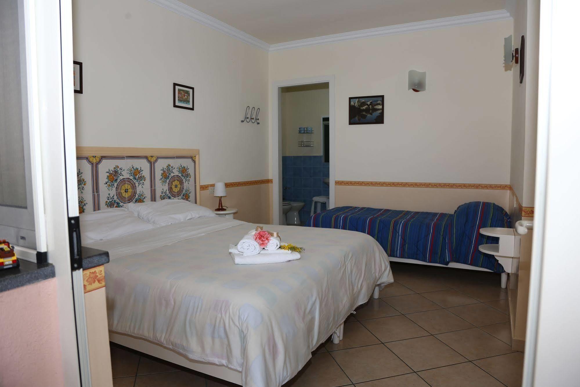 Le Ginestre Di Capri Bb & Holiday House Анакапрі Екстер'єр фото